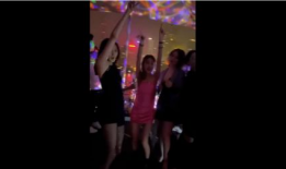 蹦迪视频,揭秘蹦迪视频的魅力瞬间